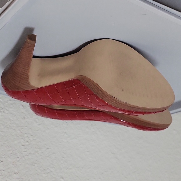 Nine West 4 1/2 inch Sexy Red Heel - Picture 6 of 6